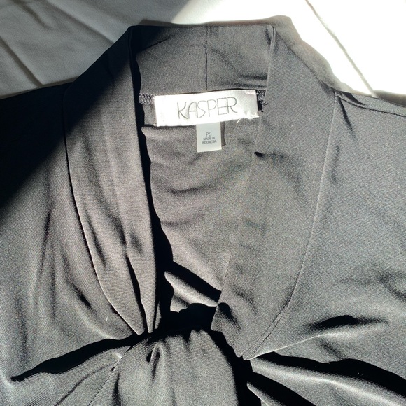 Vintage Deadstock black sleeveless top with dainty knot design - Picture 3 of 10